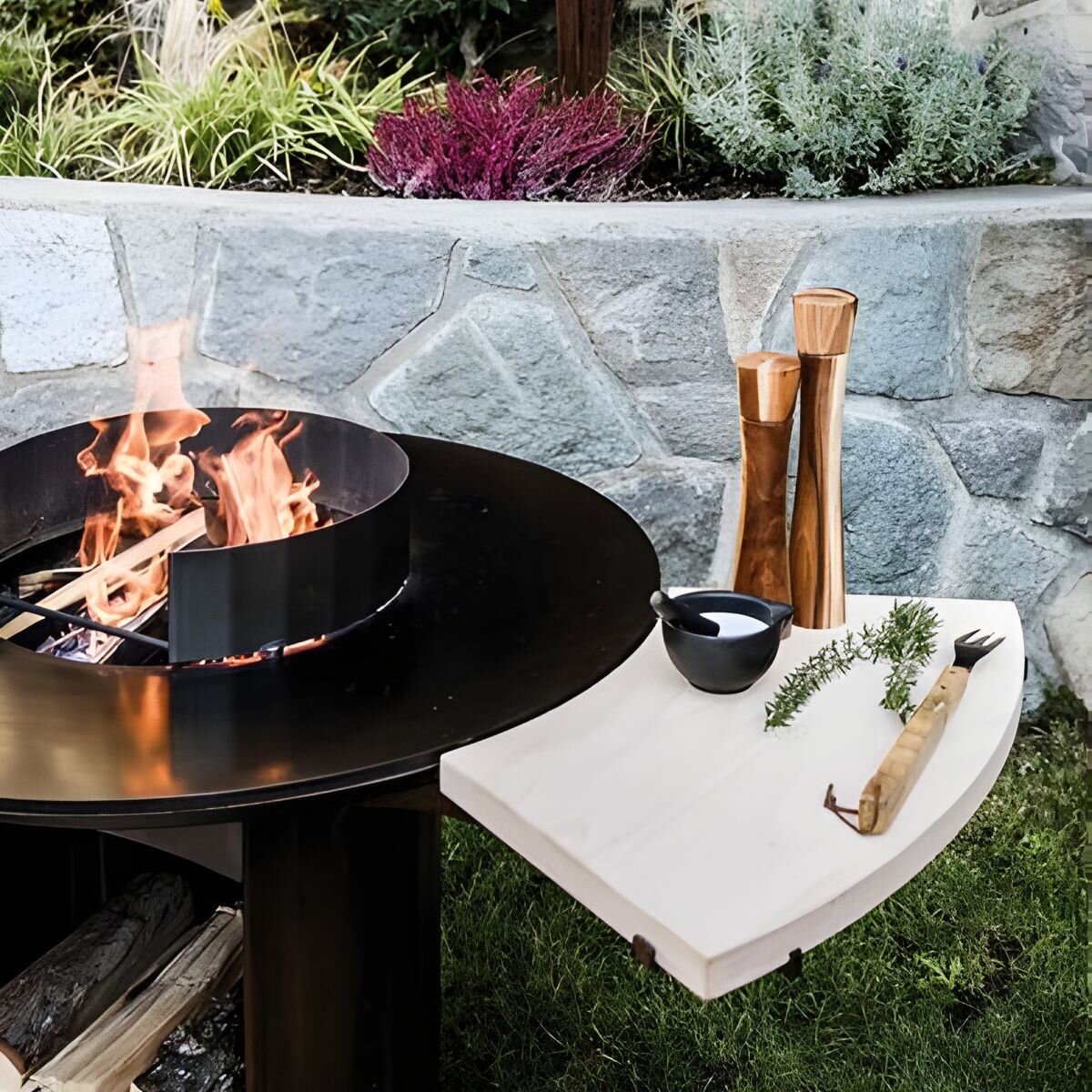 pratico-tavolino-laterale-per-il-braciere-grill-multifire