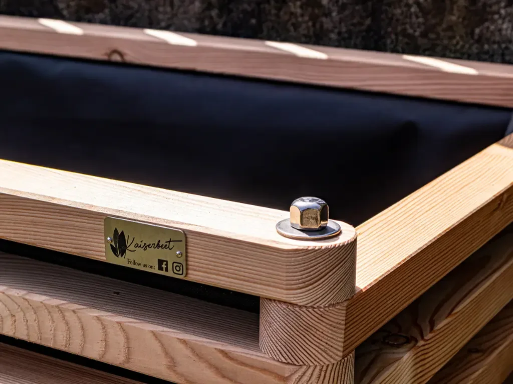 Hochbeet aus Lärchenholz -Nahaufnahme