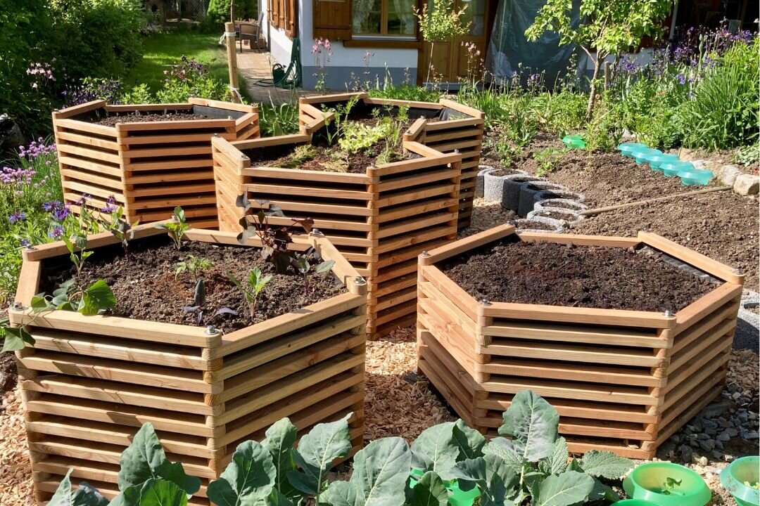 Personalisiertes Hochbeet aus Holz