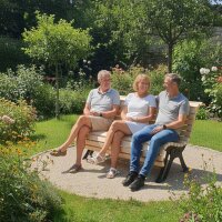 Die "LeoLiege" Gartenbank - Komfortabler Sitz für 3 Personen