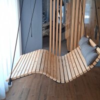 Die "LeoLiege" - Hängeliege für 2 Personen aus Zirbenholz