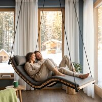 Die "LeoLiege" - Hängeliege für 2 Personen aus Zirbenholz